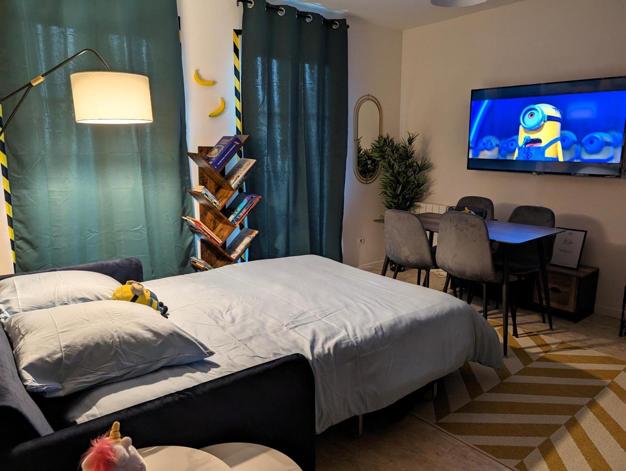 Le Repaire Des Minions - 10' Disney - Familial Bailly-Romainvilliers Exterior foto